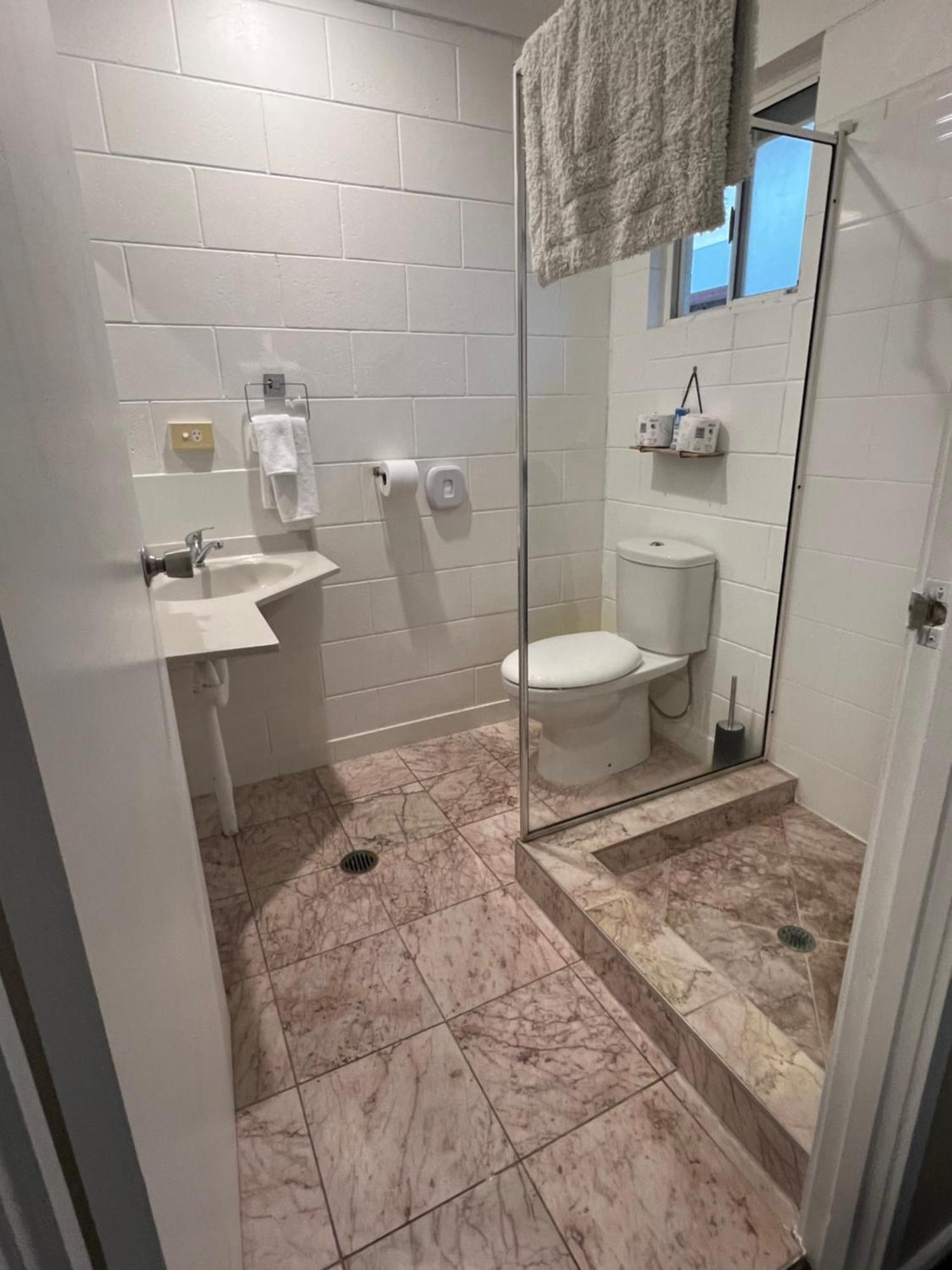 Spanish Lace Motor Inn Τάουνσβιλ Εξωτερικό φωτογραφία